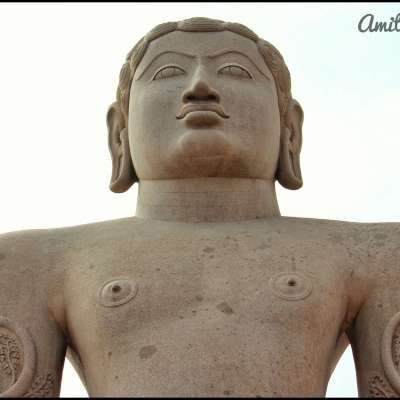 World's largest monolithic statue - The Gomateshwara Bahubali statue at Shravanabelagola