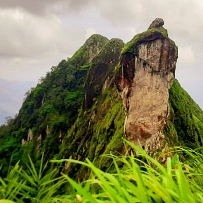 Illikkal Kallu (ഇല്ലിക്കൽ കല്ല്)  Must watch Place if you love Adventure travel and Trekking