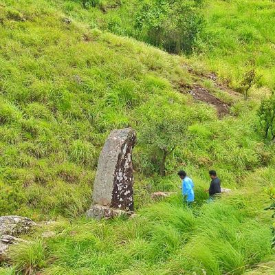 ശാലോം കുന്നിലെ കരിങ്കൽ സ്‌തൂപ വിസ്മയം